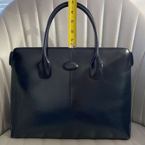 Tod’s Tote - Picture 6 of 15